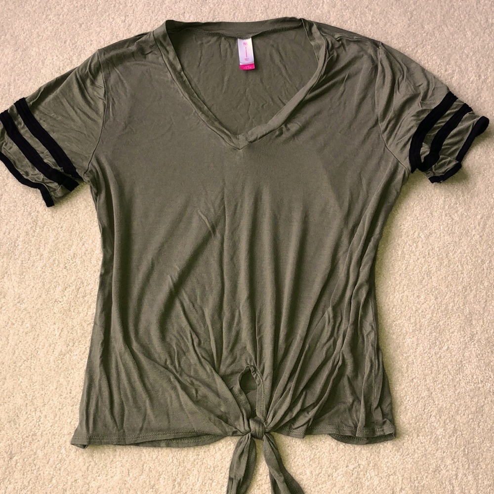 ❤️Tie- front shirt